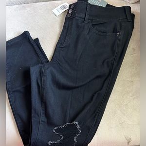 Torrid Super Soft High Rise Jegging Size 18R Destructed Knees NWT Black